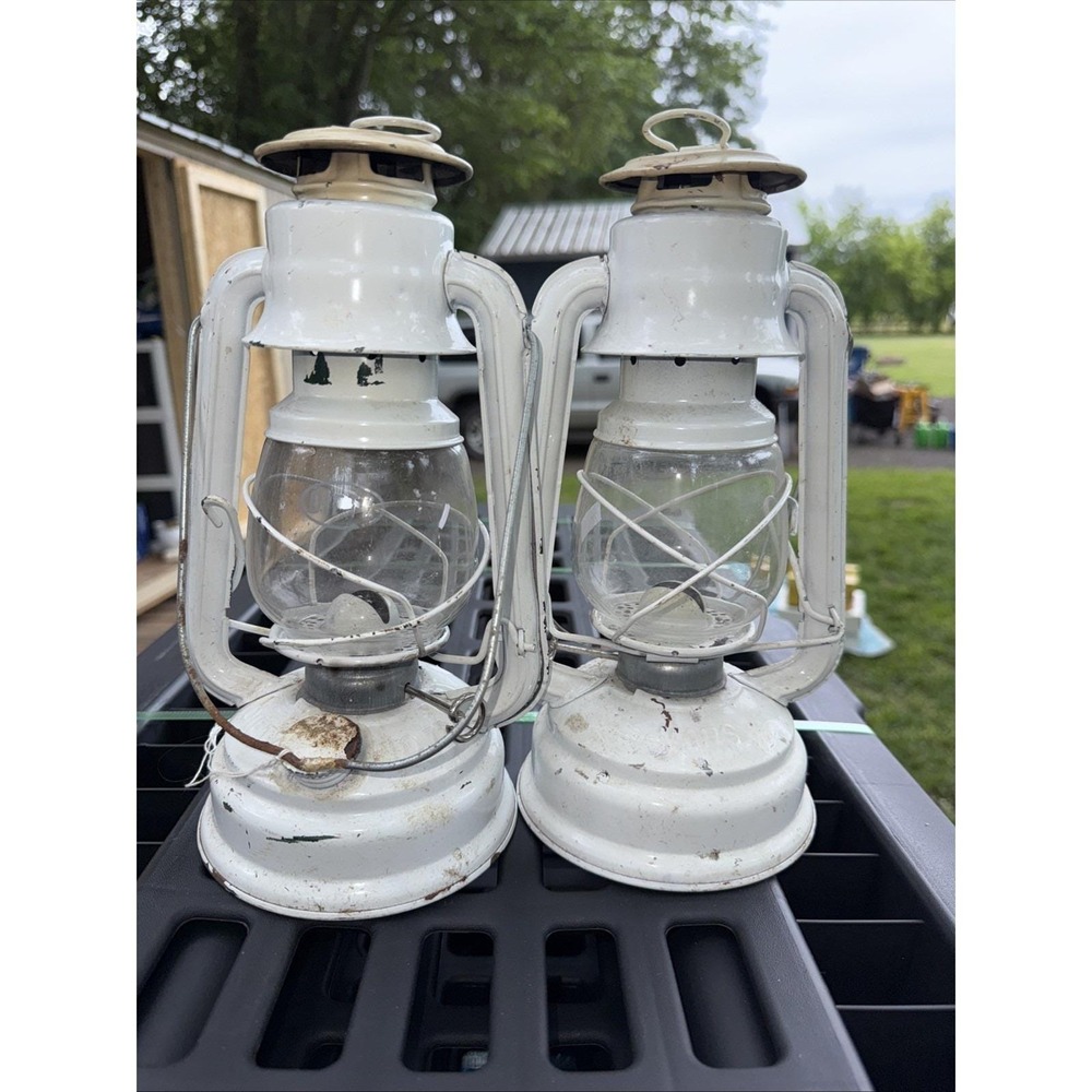 2 Vintage‎ Dietz Lanterns
